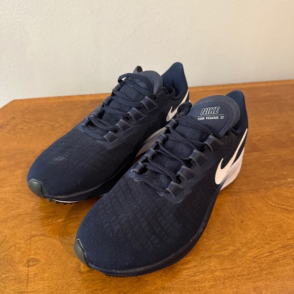 Nike Shoes - Nike Zoom Pegasus 37 Size 7